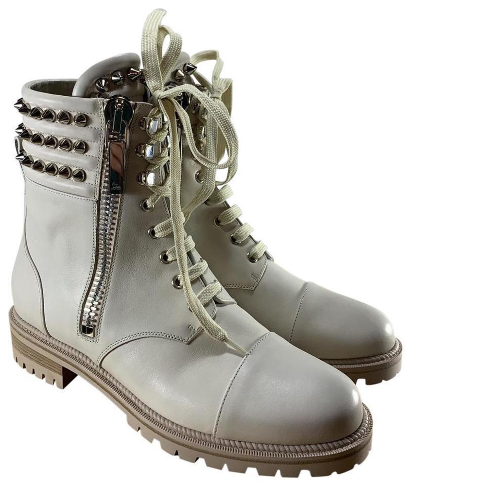 Winter Spikes Flat Off White Cream Spiked Lace Up Combat Boot D754